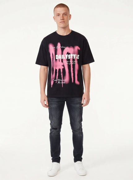 Essentieller Fit Graffiti Buchstaben Kurzarm T-Shirt