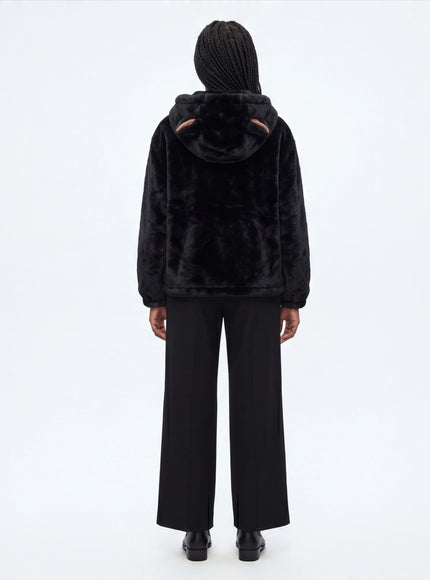 Veste avec col en fourrure et oreilles de chat incontournable